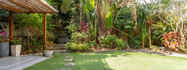 <a href="javascript:popUp('sai-kung-property-014197-sc.php','1070','630')">清水湾 村屋 港币 2250万 </a>